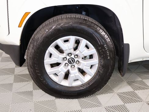 Used 2022 Nissan Frontier SV image 17