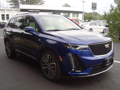Used 2023 Cadillac XT6 Sport image 30