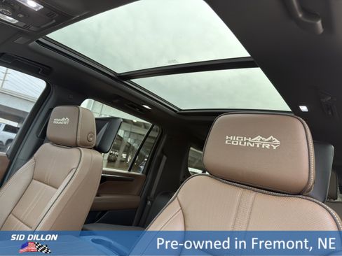 Certified 2025 Chevrolet Suburban High Country image 16