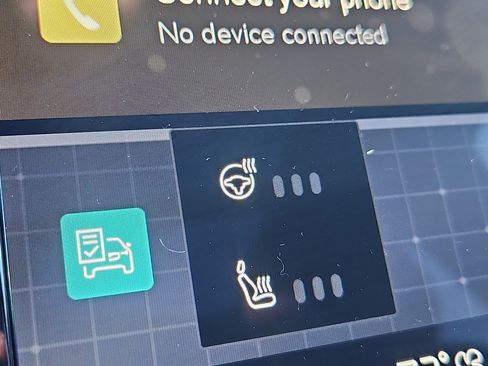 Used 2025 Volvo XC40 B5 Plus w/ Protection Package Premier image 14