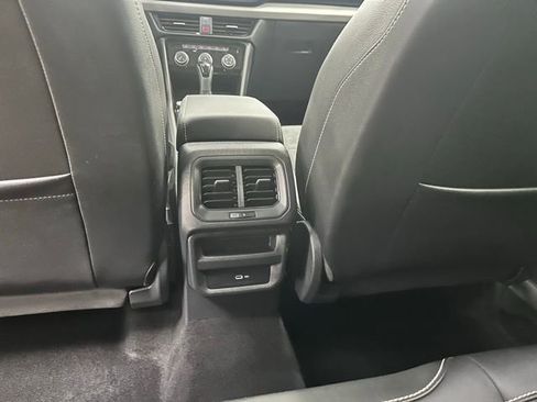 Certified 2023 Volkswagen Taos SE w/ Panoramic Sunroof Package AWD/4WD image 12