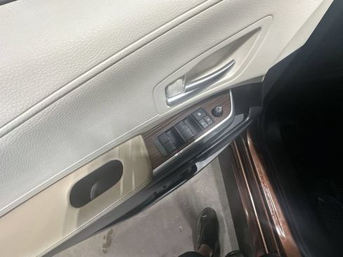 Used 2023 Toyota Sienna XLE FWD image 19