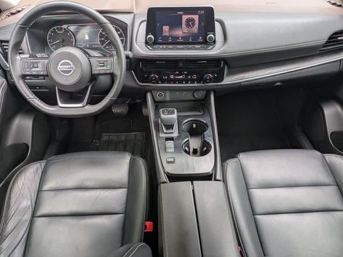 Used 2021 Nissan Rogue SL FWD image 17
