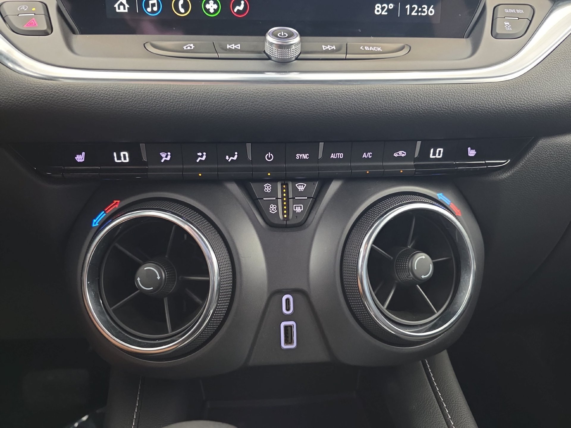 Used 2025 Chevrolet Blazer LT FWD image 23