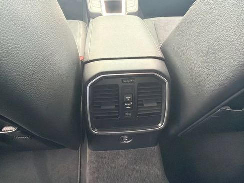 Used 2021 Porsche Macan AWD/4WD image 22