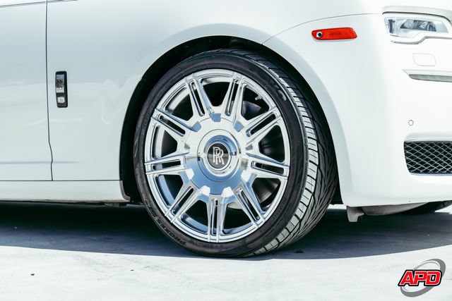 Used 2017 Rolls-Royce Ghost RWD image 71