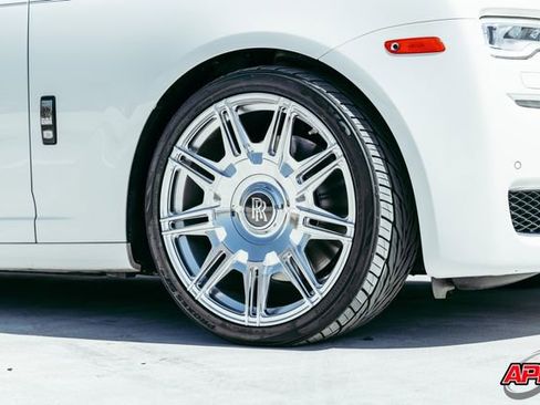 Used 2017 Rolls-Royce Ghost RWD image 71