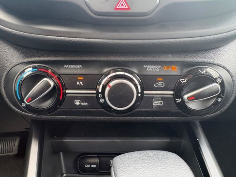 Used 2025 Kia Soul LX FWD image 26