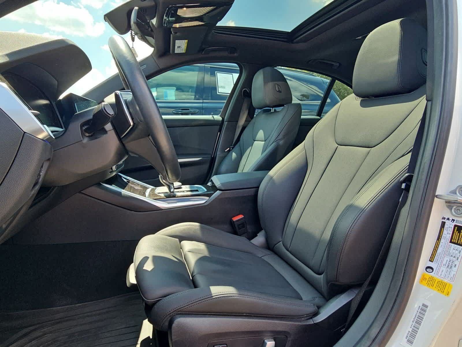 Used 2019 BMW 330i Sedan w/ Premium Package RWD image 16