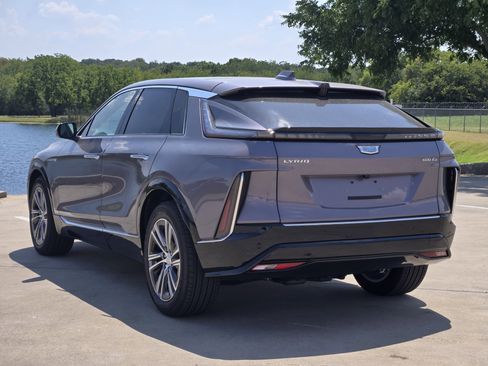 New 2025 Cadillac Lyriq Luxury image 3