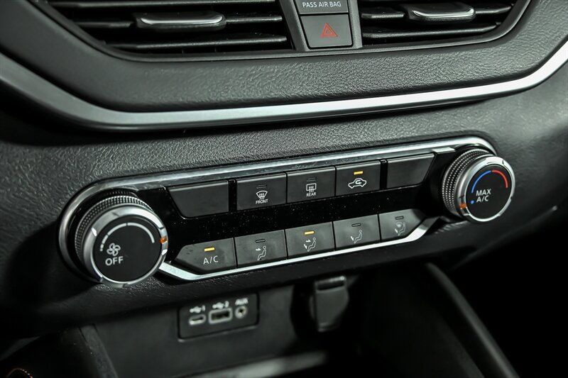 Used 2022 Nissan Altima 2.5 SR FWD image 25