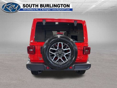 Used 2025 Jeep Wrangler Unlimited Sahara AWD/4WD image 5