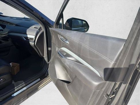 Used 2019 Cadillac XT4 Premium Luxury FWD image 25