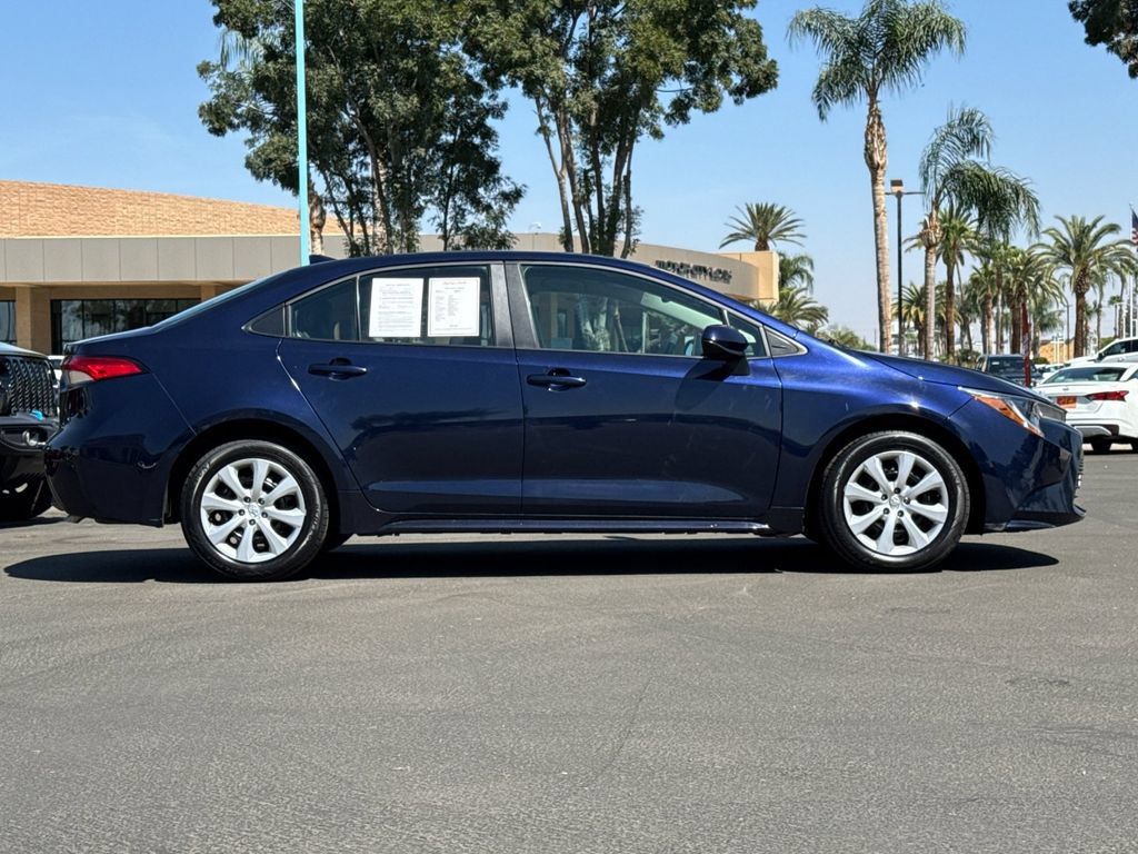 Used 2025 Toyota Corolla LE FWD image 6