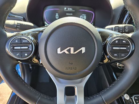 Certified 2025 Kia Soul EX image 23