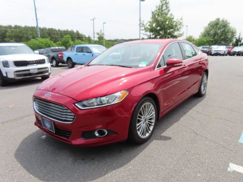 Used 2014 Ford Fusion SE w/ Equipment Group 202A FWD image 3