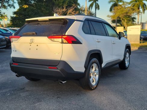 Used 2019 Toyota RAV4 XLE image 5