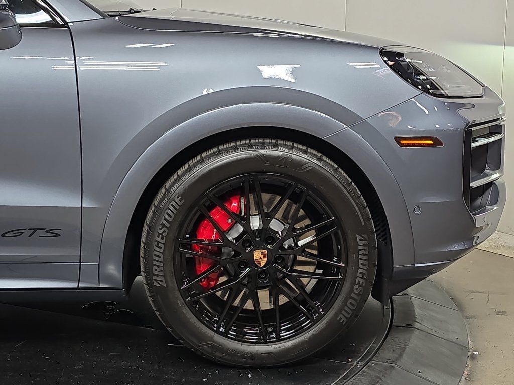 Certified 2026 Porsche Cayenne GTS AWD/4WD image 11
