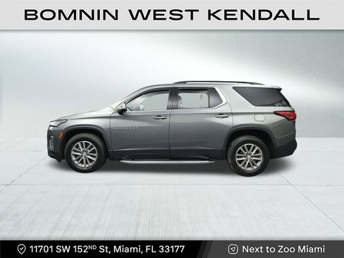 Used 2022 Chevrolet Traverse LT image 2