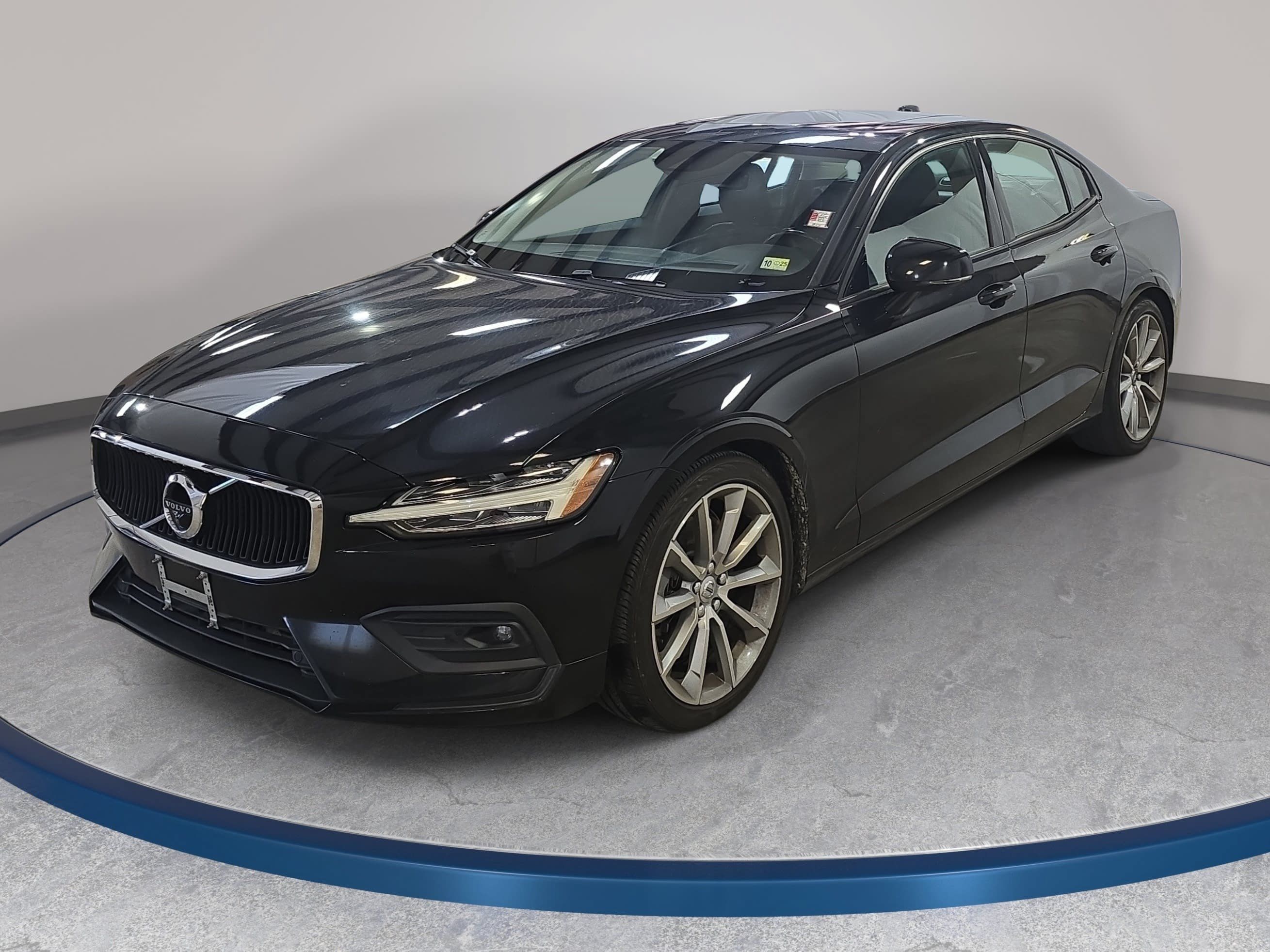 Used 2021 Volvo S60 T6 Momentum AWD/4WD image 1