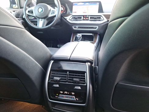 Used 2019 BMW X5 xDrive40i w/ M Sport Package image 34