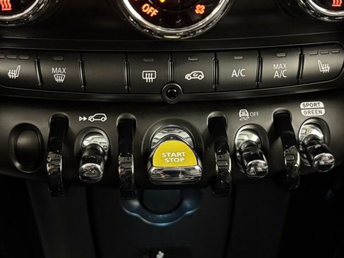 Used 2023 MINI Cooper SE image 31