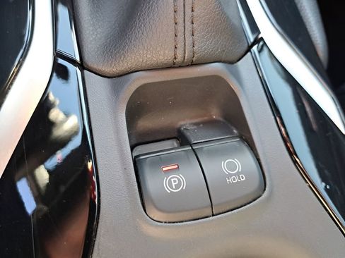 Used 2023 Toyota Corolla Cross XSE w/ Convenience Package image 28