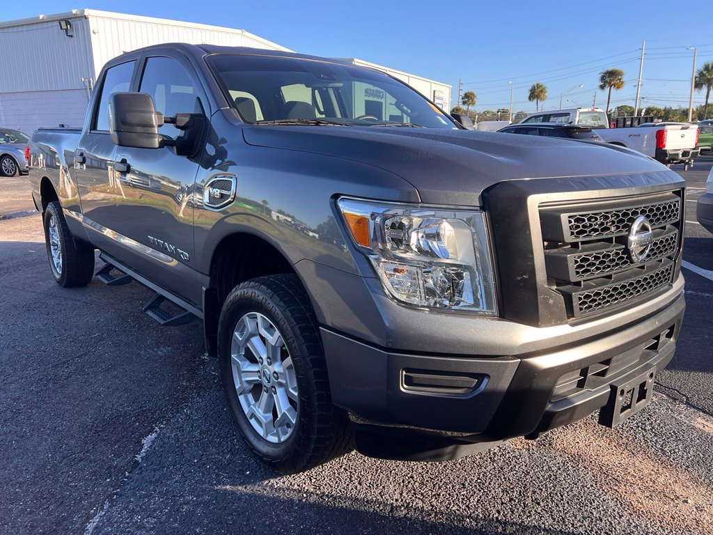 Used 2022 Nissan Titan S AWD/4WD image 1