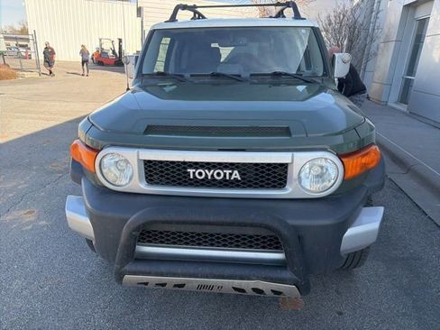 Used 2014 Toyota FJ Cruiser Base w/ Upgrade Package image 9