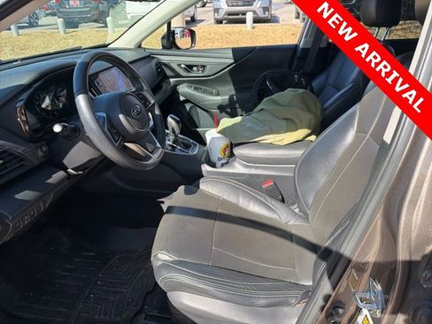 Used 2022 Subaru Outback Premium image 9