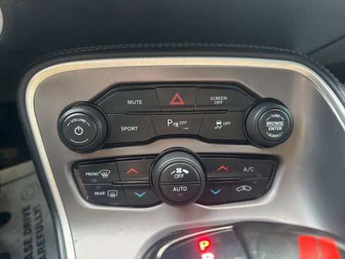 Used 2022 Dodge Challenger GT image 27