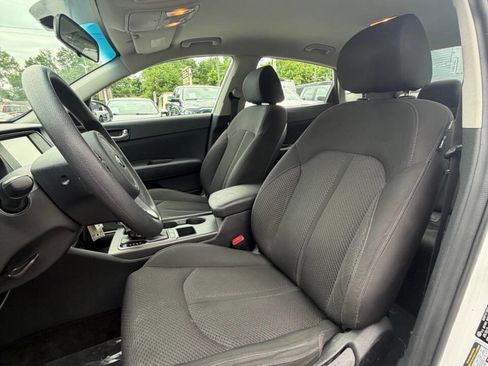 Used 2018 Kia Optima LX w/ 17" Alloy Wheels Package FWD image 10
