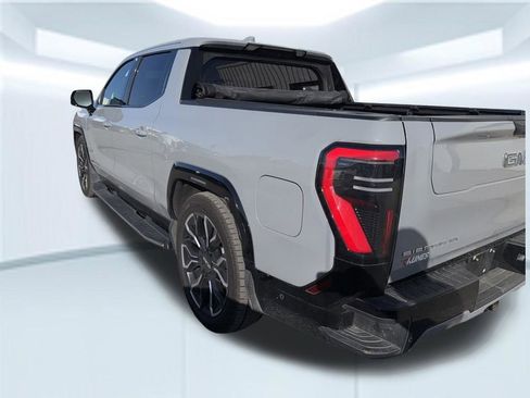Used 2025 GMC Sierra EV Denali AWD/4WD image 8