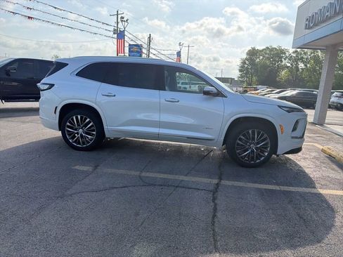 Used 2025 Buick Enclave Avenir w/ Super Cruise Package image 2