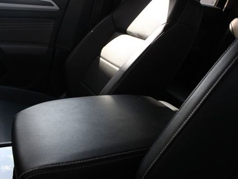 Used 2023 Volkswagen Atlas SE w/ Black Wheel Package image 18