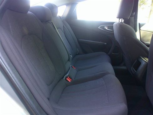 Used 2015 Chrysler 200 Limited w/ Convenience Group FWD image 19