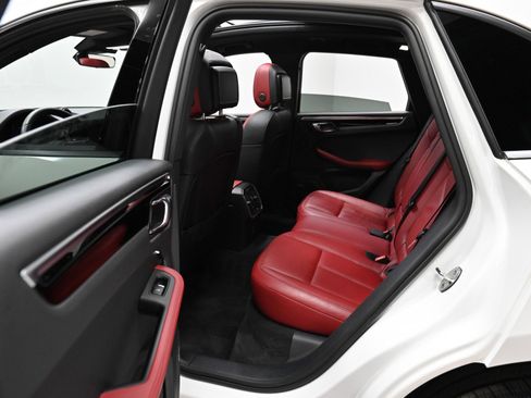Used 2023 Porsche Macan image 28