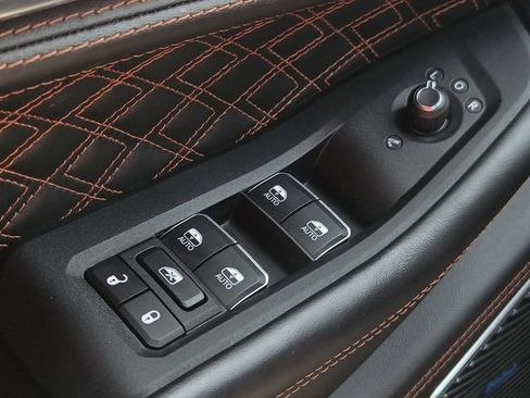 Used 2025 Jeep Grand Cherokee L Summit AWD/4WD image 28