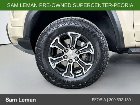 Used 2024 GMC Canyon AT4 image 29