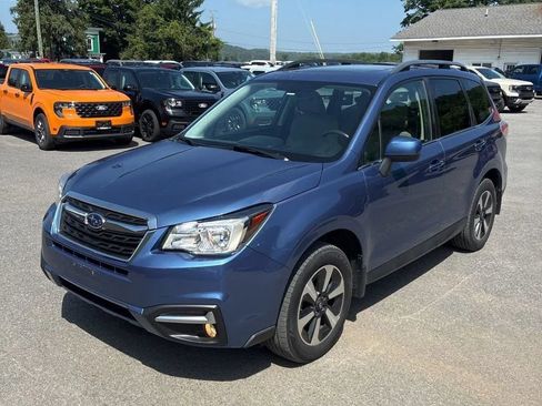 Used 2017 Subaru Forester 2.5i Limited AWD/4WD image 1