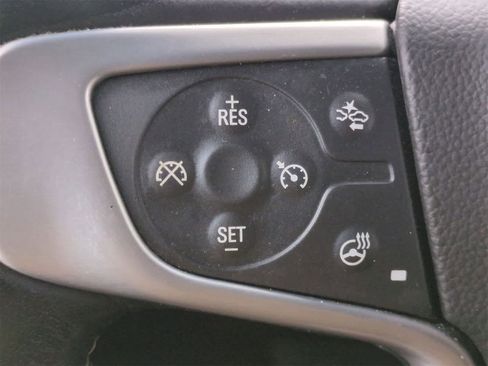 Used 2017 GMC Yukon SLT w/ Open Road Package image 26