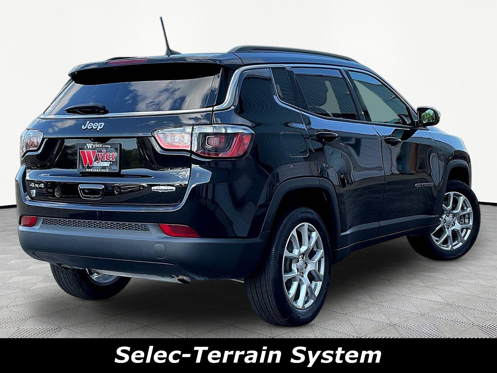Used 2023 Jeep Compass Latitude AWD/4WD image 6