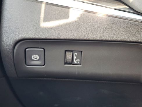 Used 2023 Buick Enclave Essence w/ Experience Buick Package FWD image 24