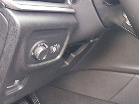 New 2025 Jeep Grand Cherokee Altitude image 14