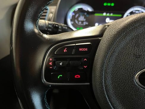 Used 2018 Kia Niro EX FWD image 22