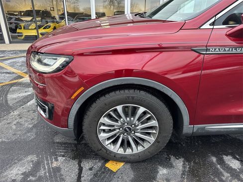 Used 2019 Lincoln Nautilus Select image 18