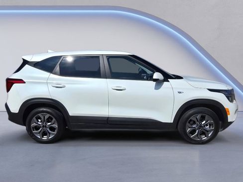 Used 2026 Kia Seltos LX AWD/4WD image 7