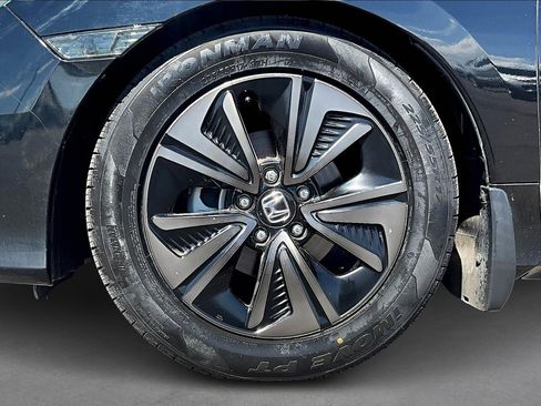 Used 2018 Honda Civic EX image 8