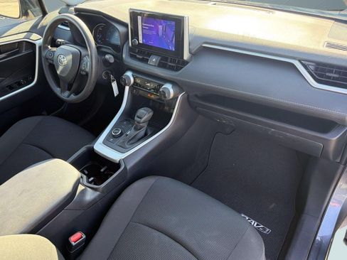 Used 2025 Toyota RAV4 LE AWD/4WD image 26