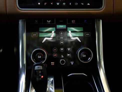 Used 2019 Land Rover Range Rover Sport HSE Dynamic image 38